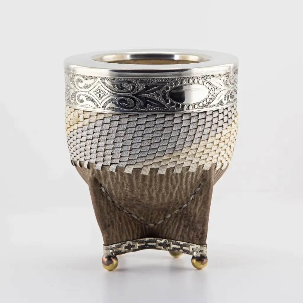 Mate Imperial de cuero crudo tejido calabaza con virola y doble fleje de acero inoxidable con bolitas (pie y cuello)