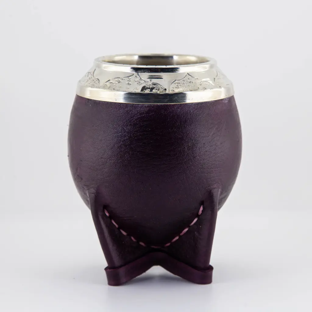 art. m030 Mate Uruguayo de cuero liso calabaza con virola tallada de alpaca (Negro)